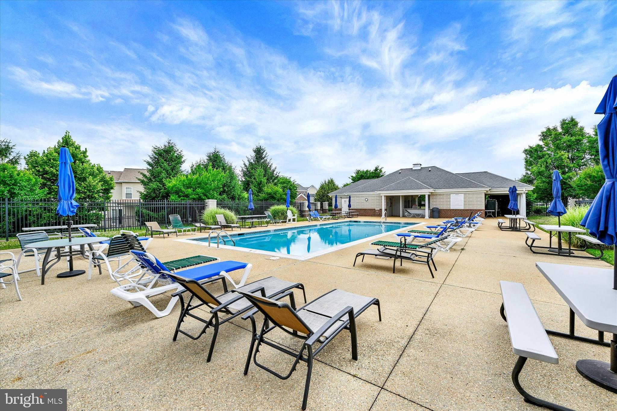 5200 SCENIC DRIVE