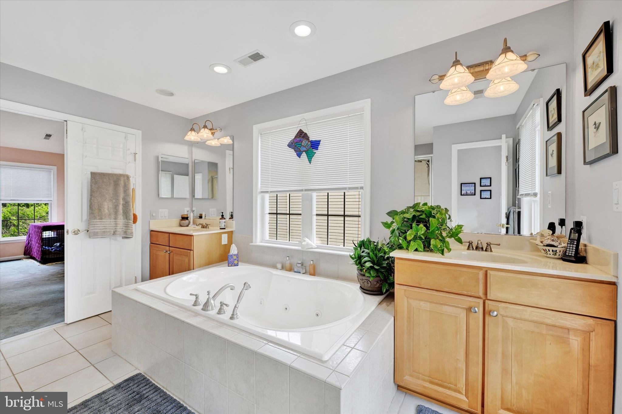 5200 SCENIC DRIVE