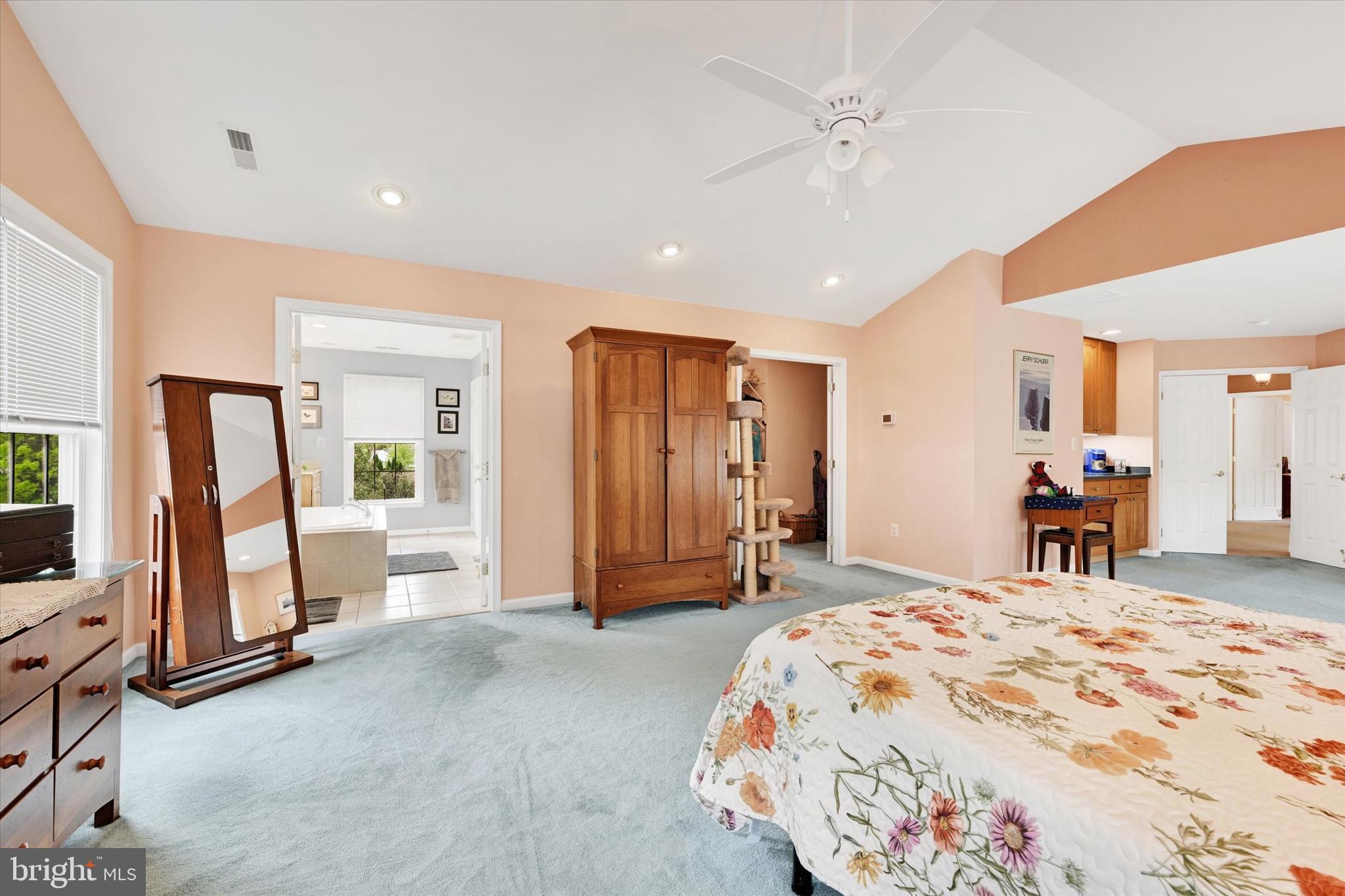 5200 SCENIC DRIVE