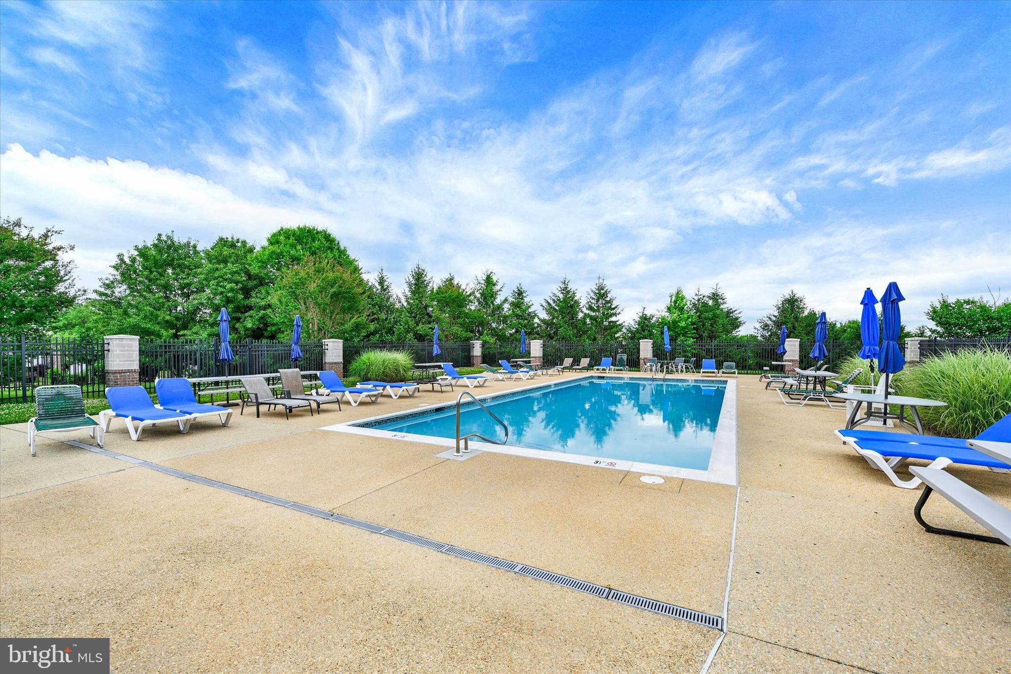 5200 SCENIC DRIVE