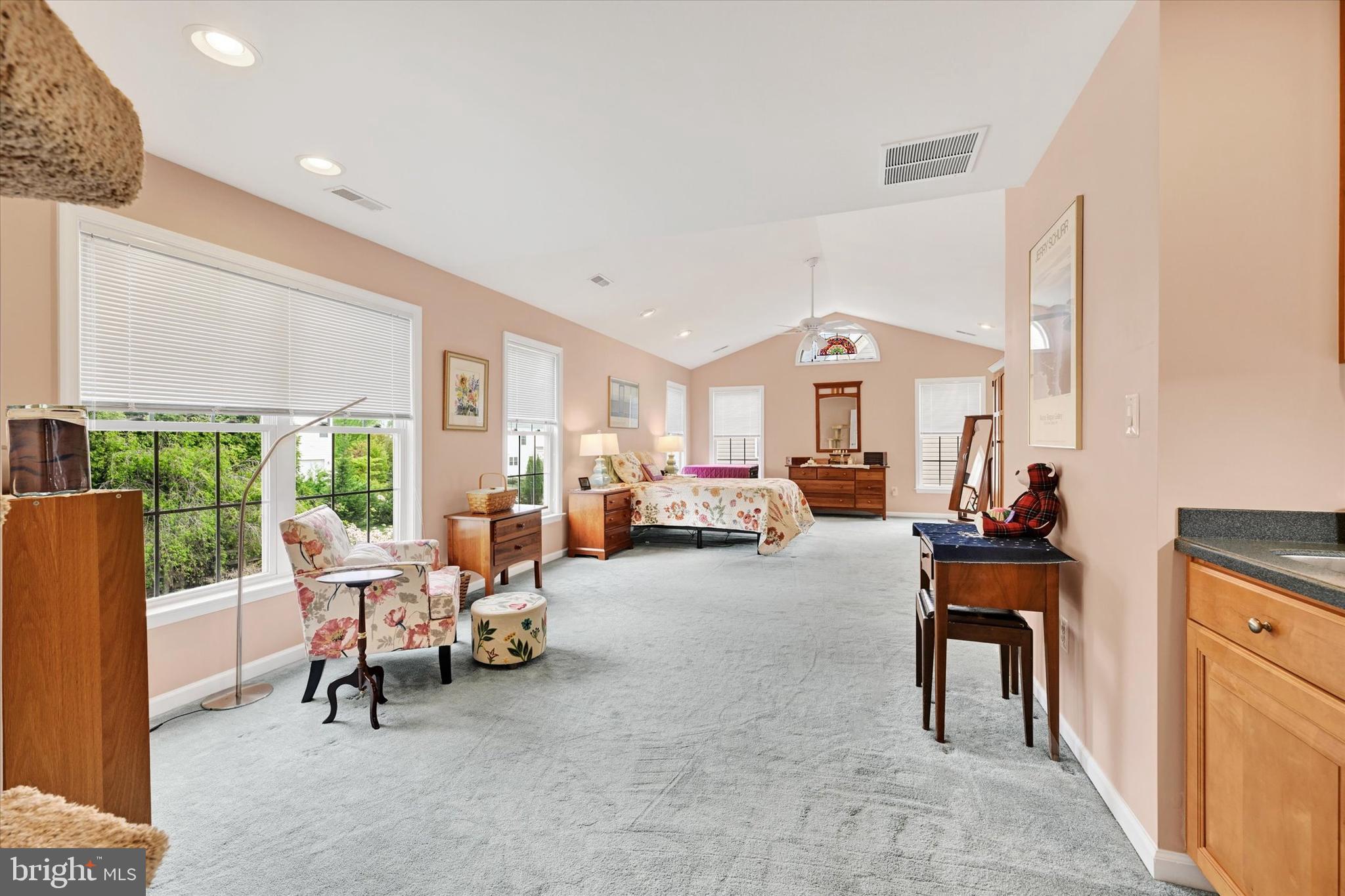 5200 SCENIC DRIVE