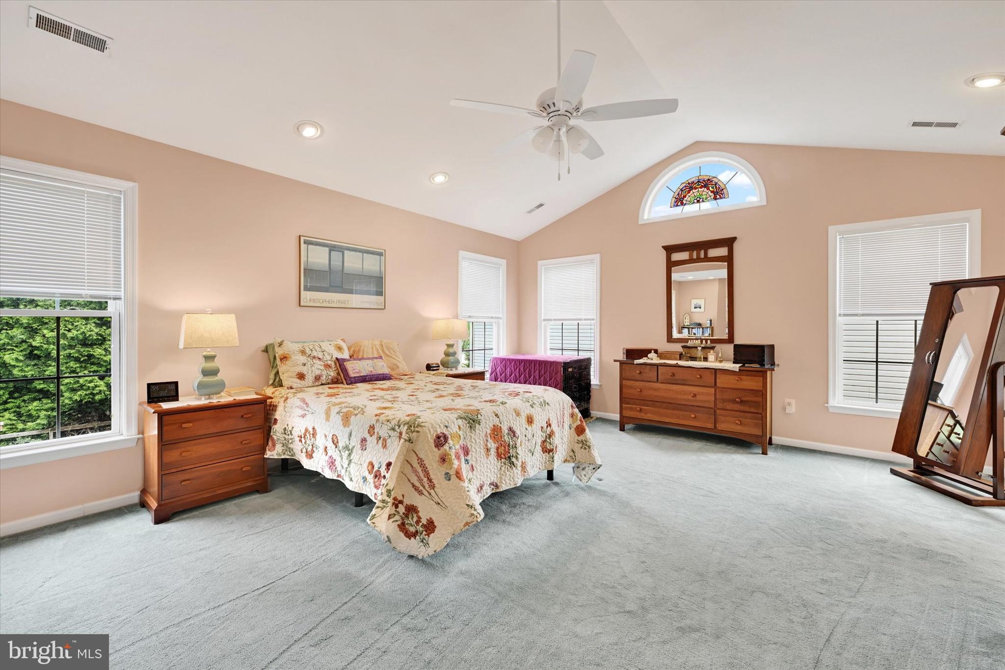 5200 SCENIC DRIVE