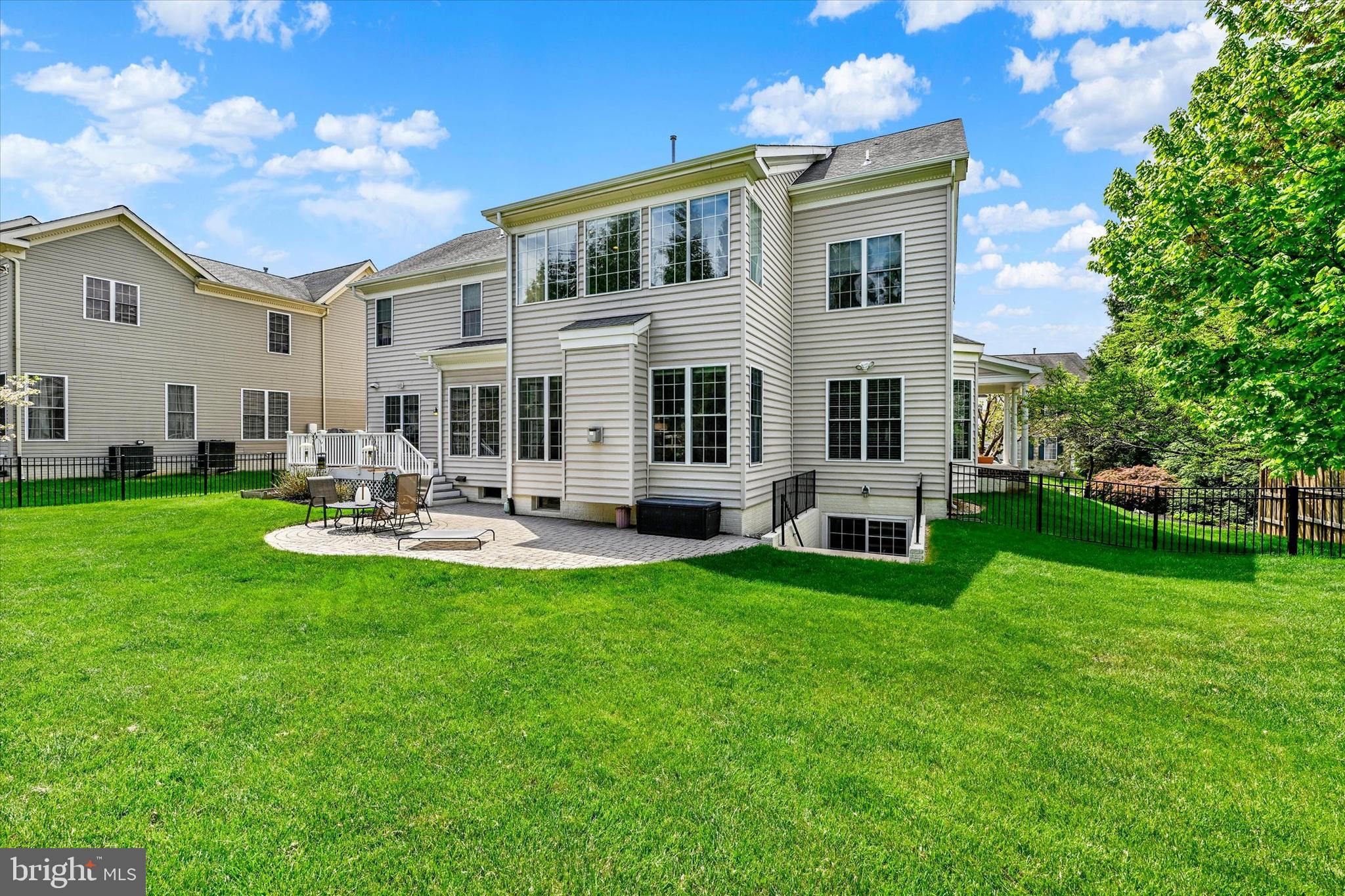 5200 SCENIC DRIVE