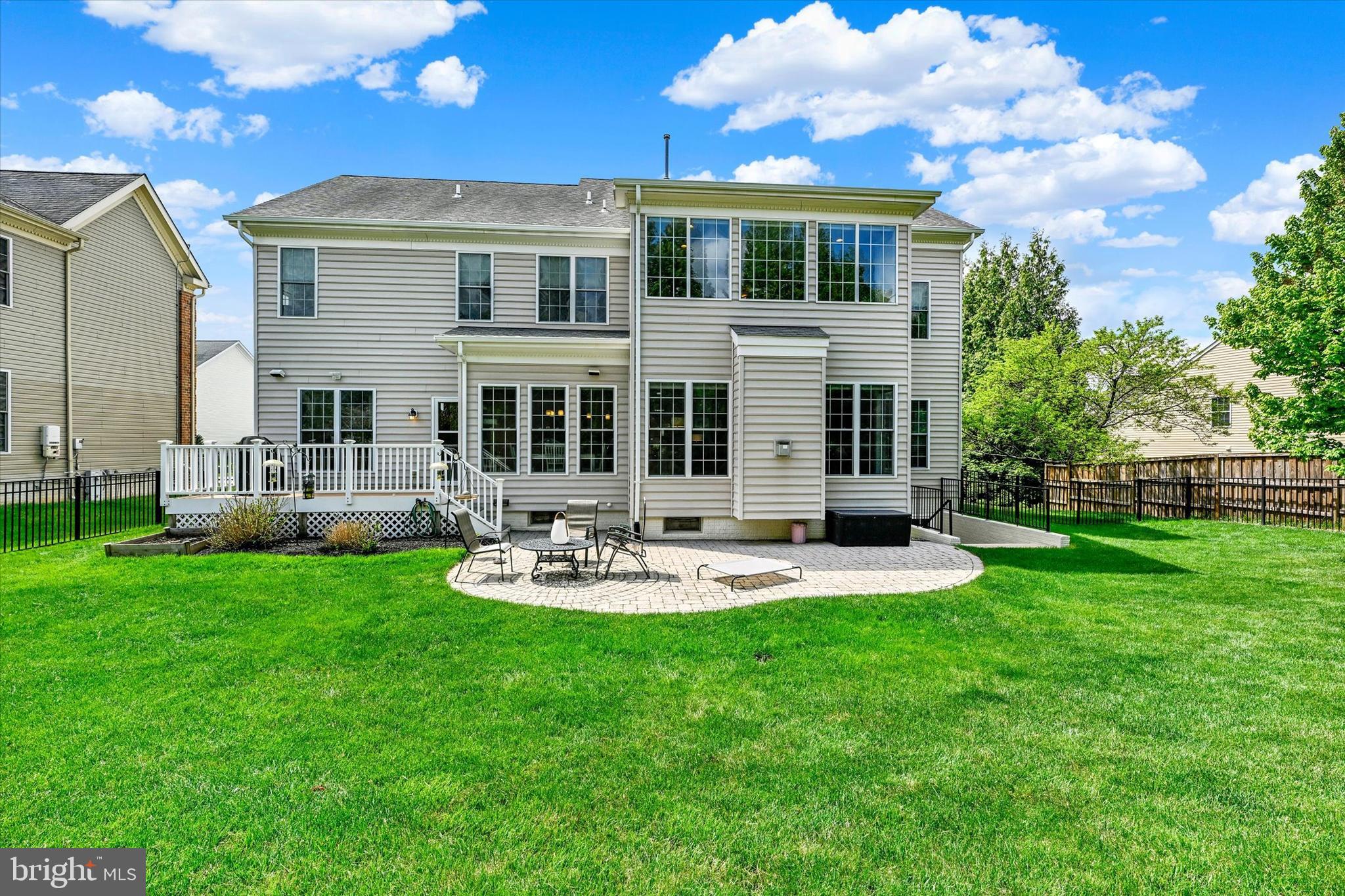 5200 SCENIC DRIVE