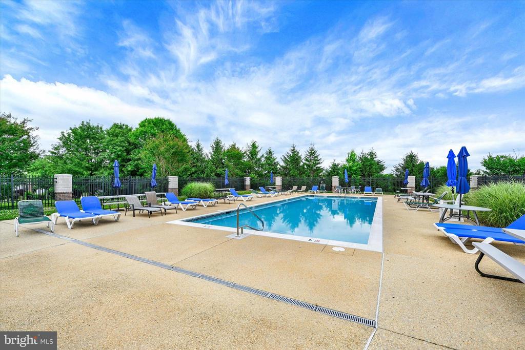 5200 SCENIC DRIVE