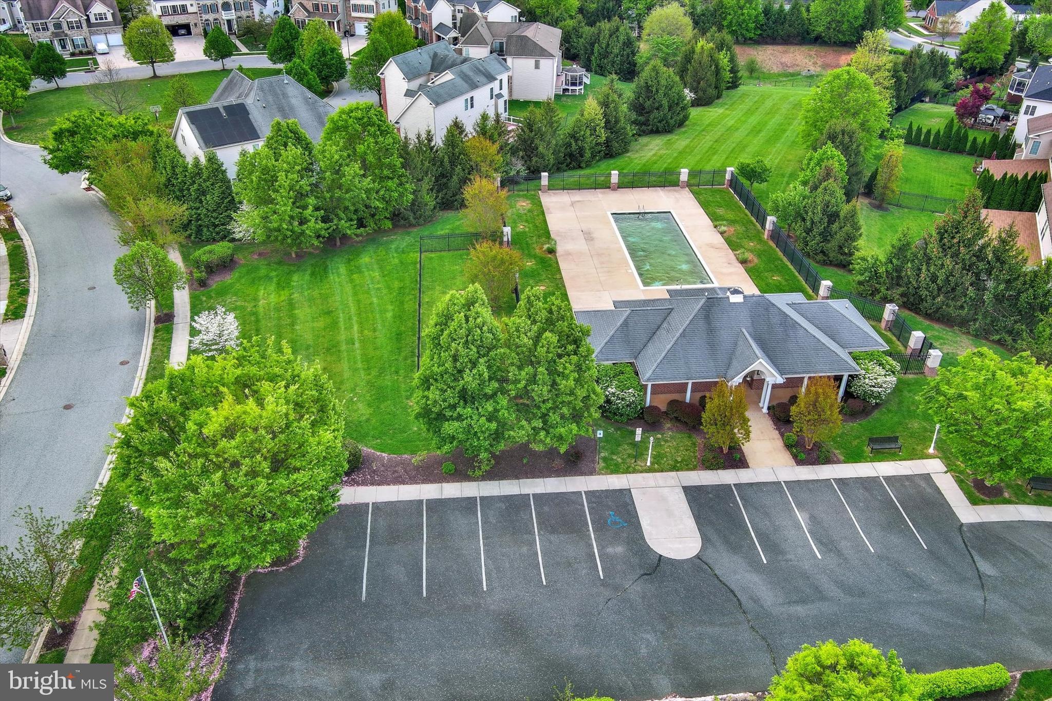 5200 SCENIC DRIVE
