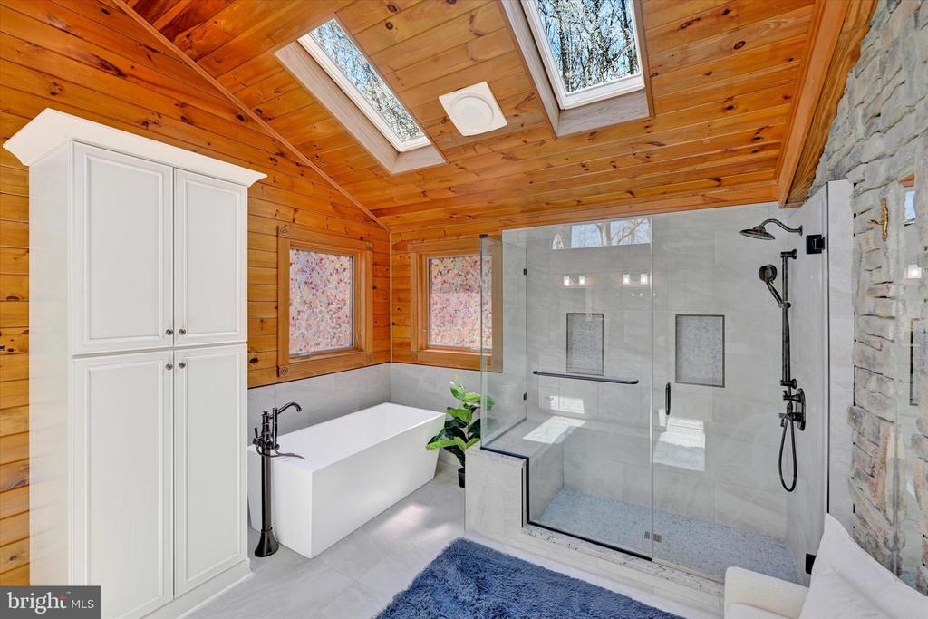5451 GLEN ARM ROAD