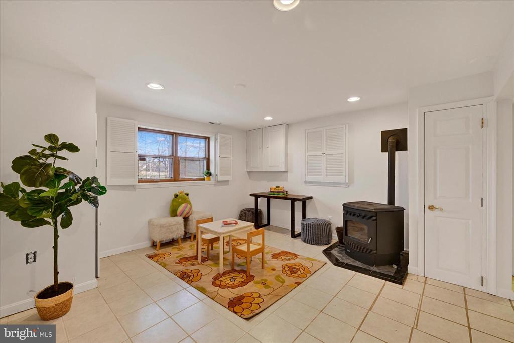 5451 GLEN ARM ROAD