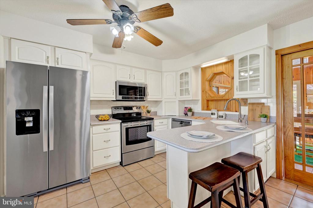 5451 GLEN ARM ROAD