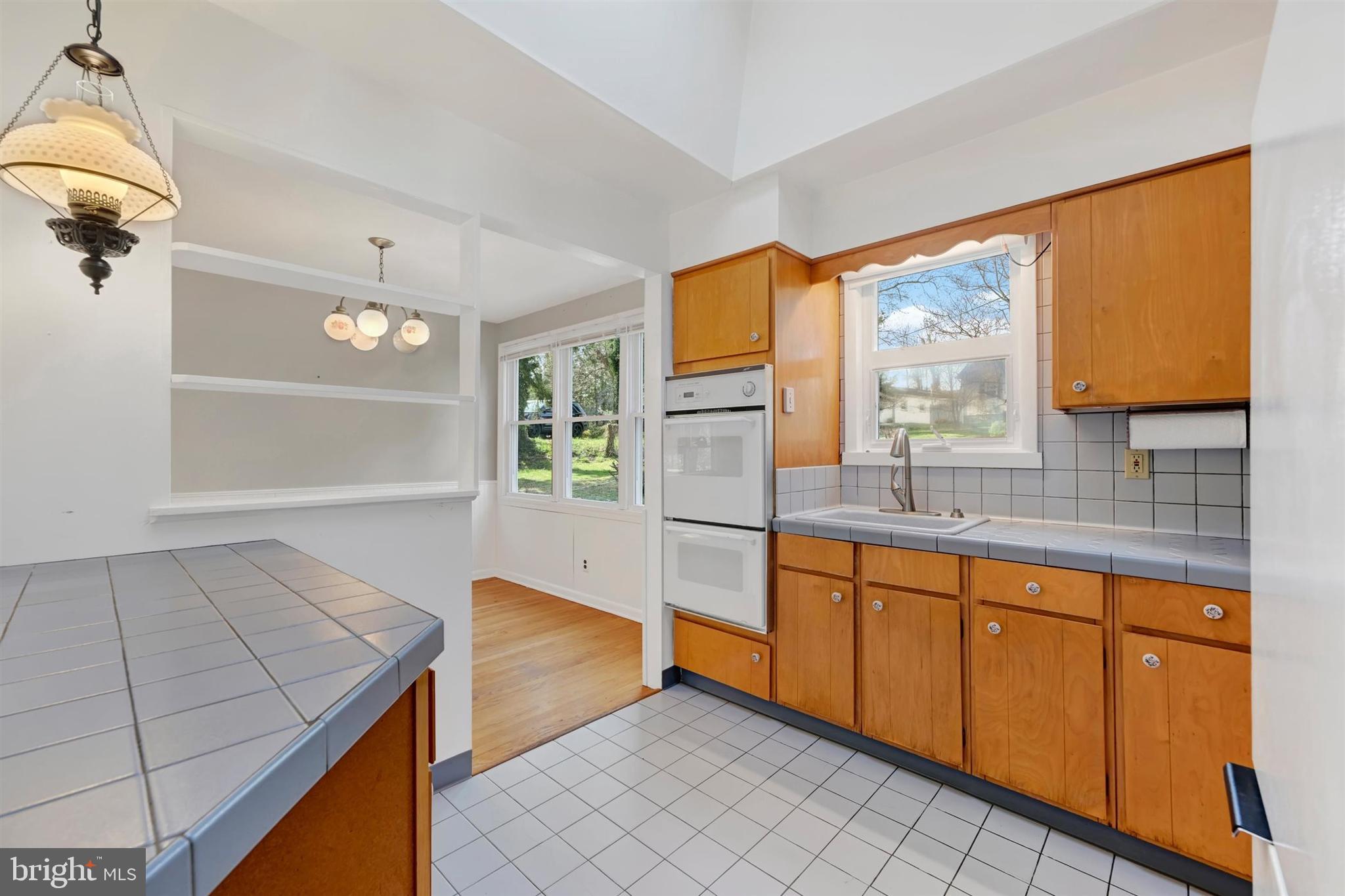 2926 KNOLL ACRES DRIVE