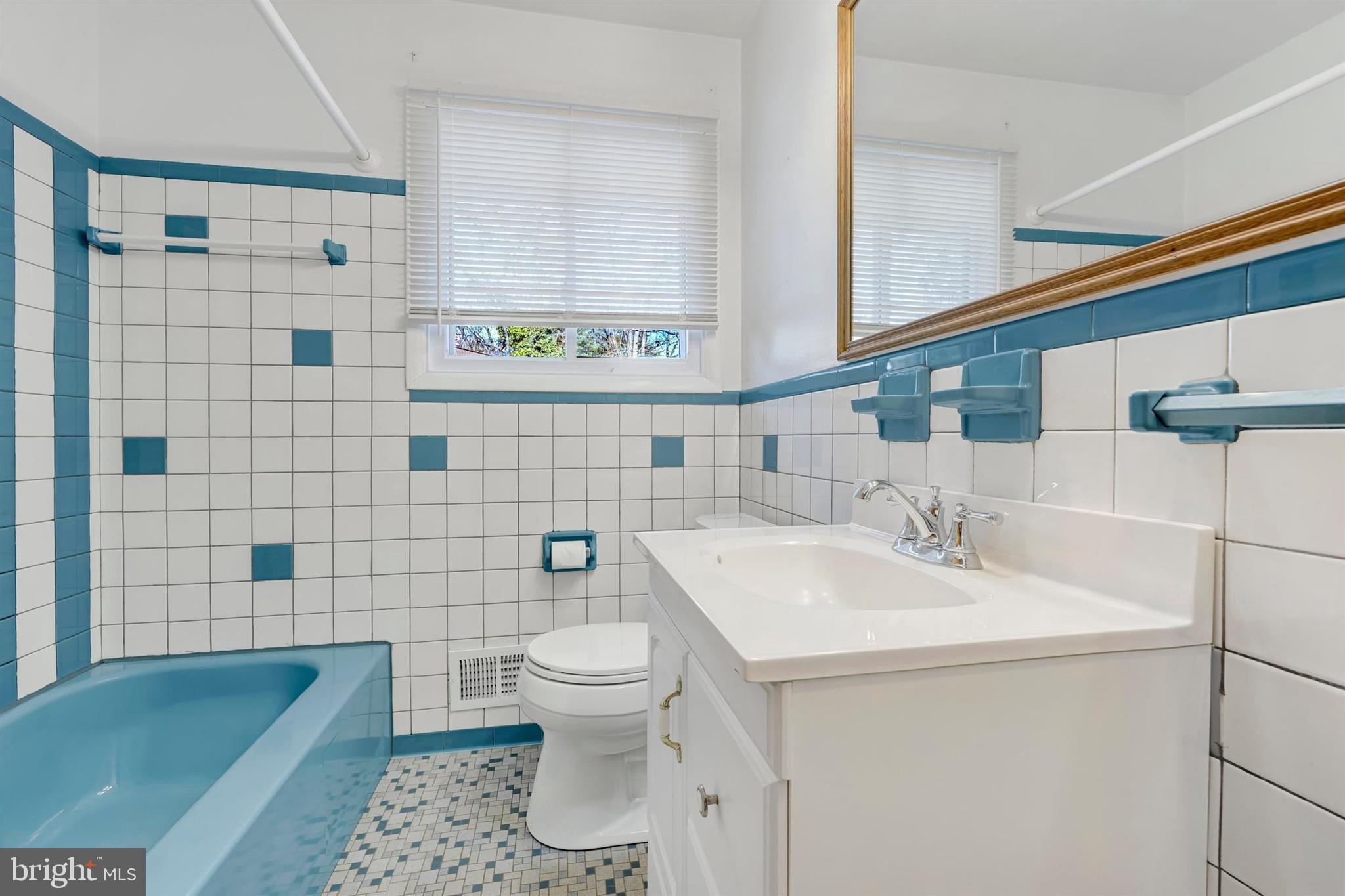 2926 KNOLL ACRES DRIVE