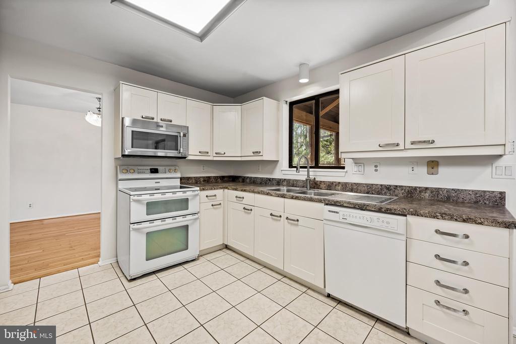 12204 VELVET HILL DRIVE