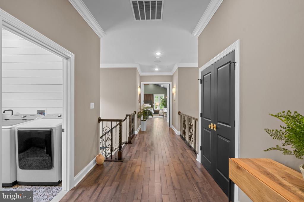 10907 HOLLOW ROAD