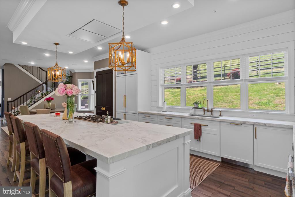 10907 HOLLOW ROAD