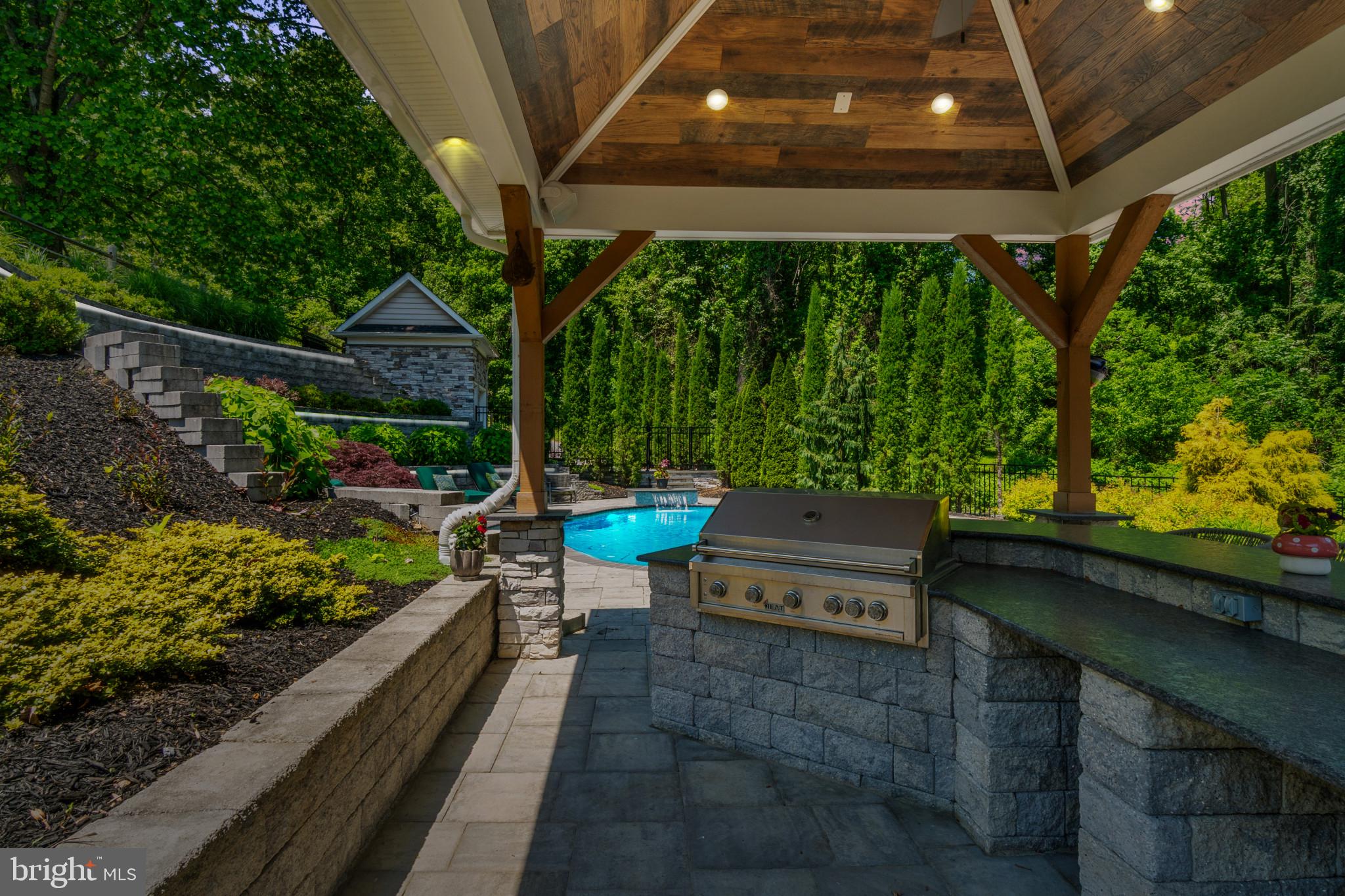 10907 HOLLOW ROAD