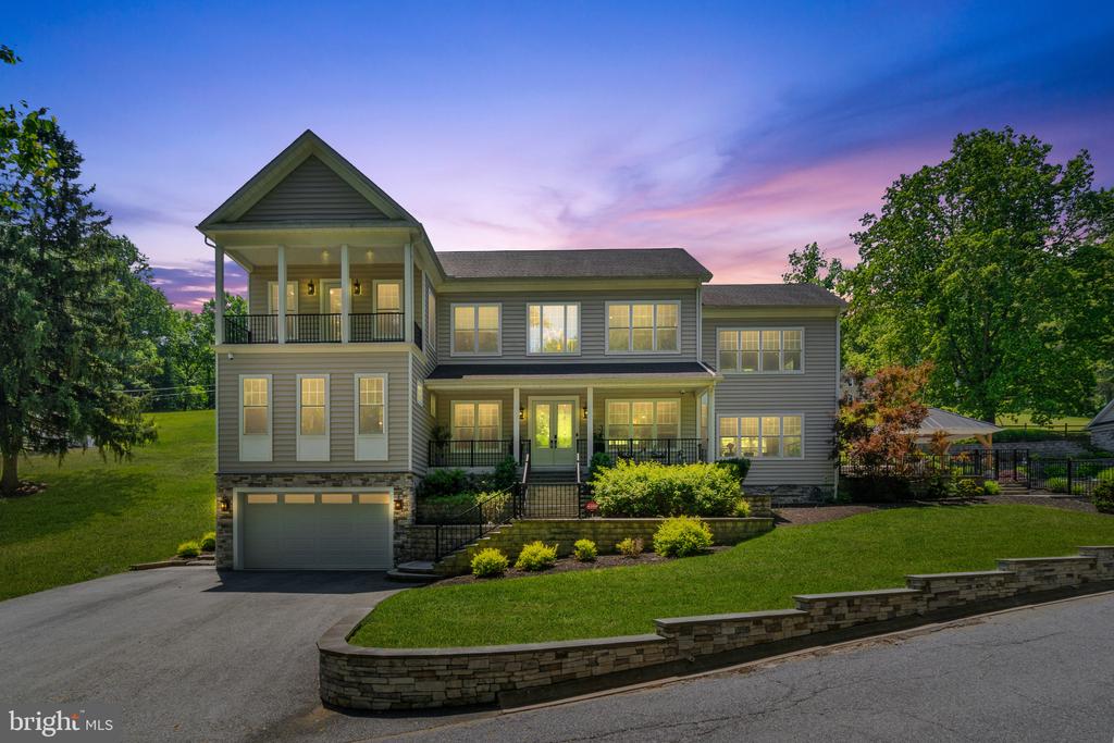 10907 HOLLOW ROAD