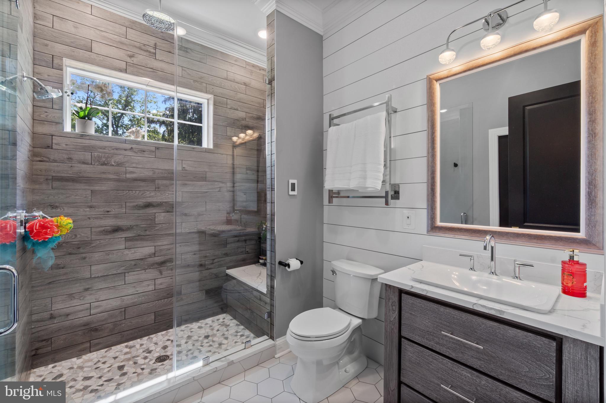 10907 HOLLOW ROAD