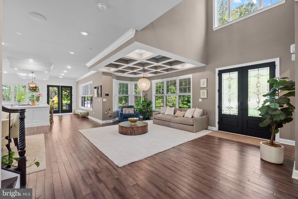 10907 HOLLOW ROAD