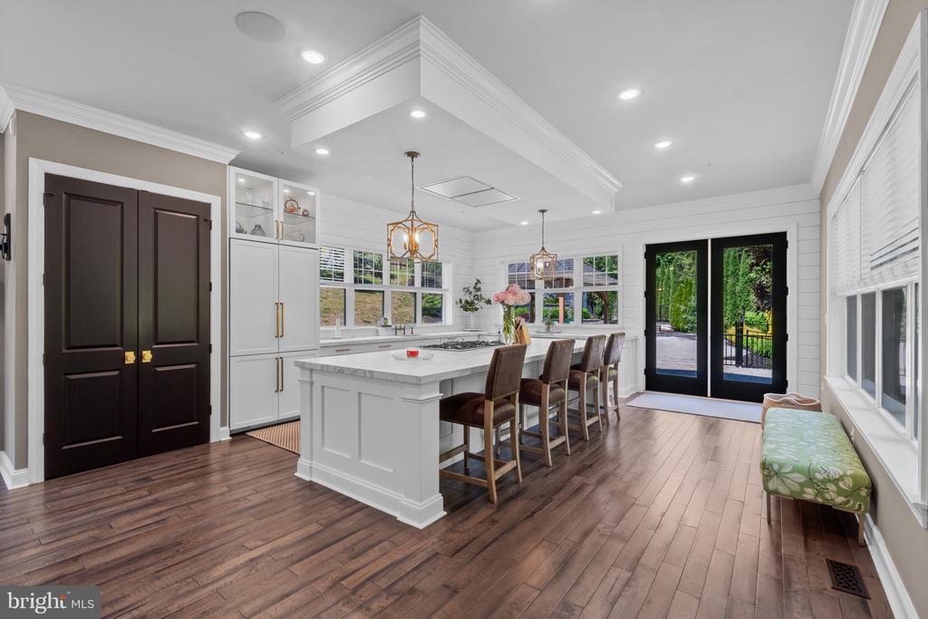 10907 HOLLOW ROAD