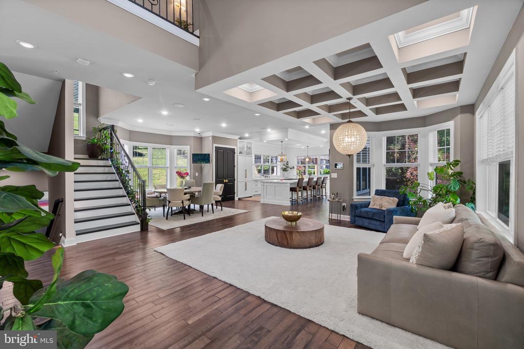 10907 HOLLOW ROAD