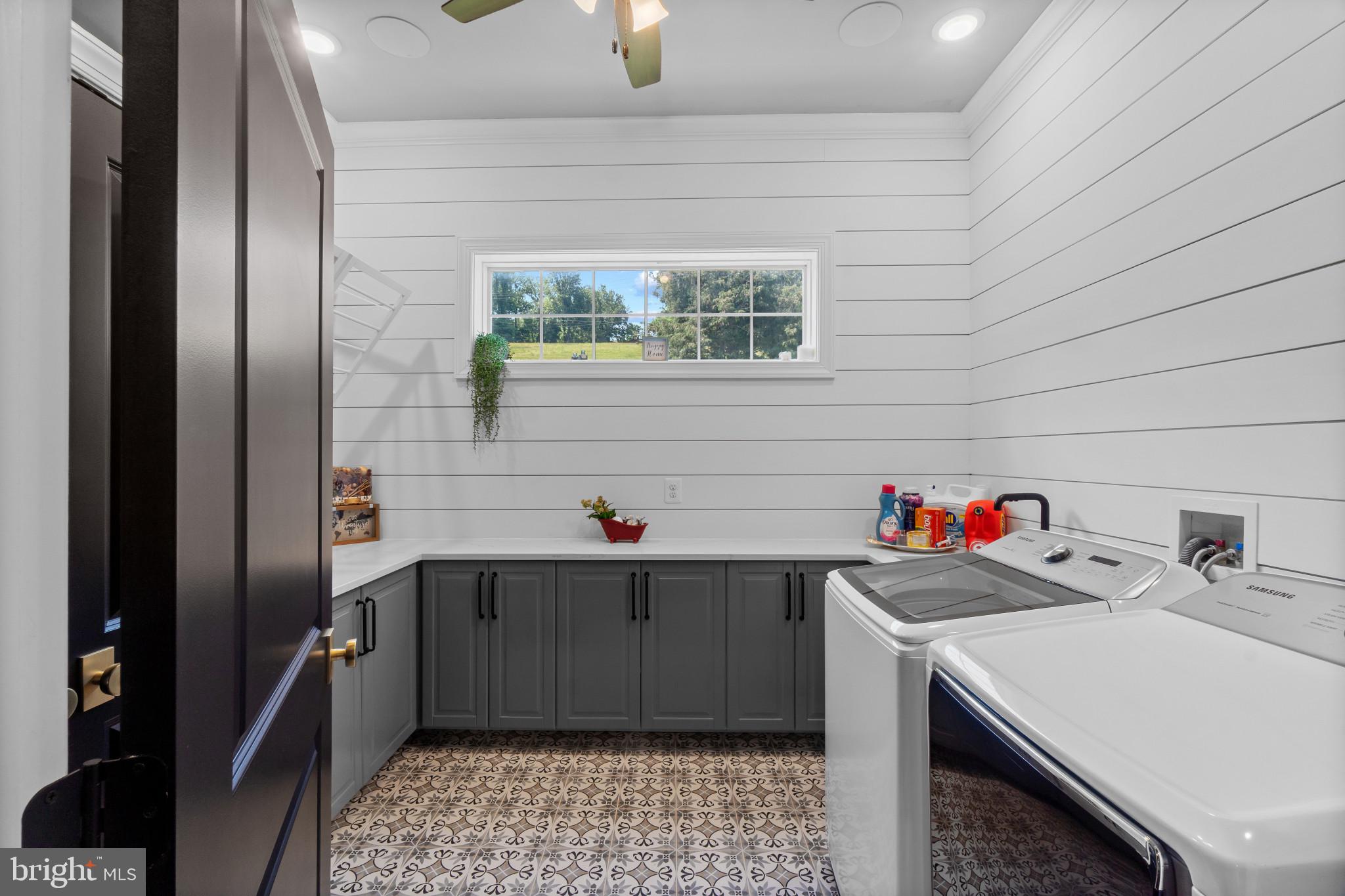 10907 HOLLOW ROAD