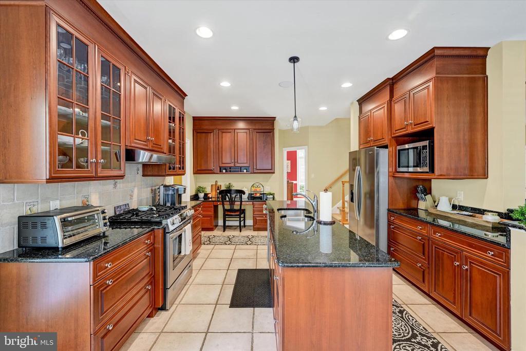 9318 RAVENRIDGE ROAD