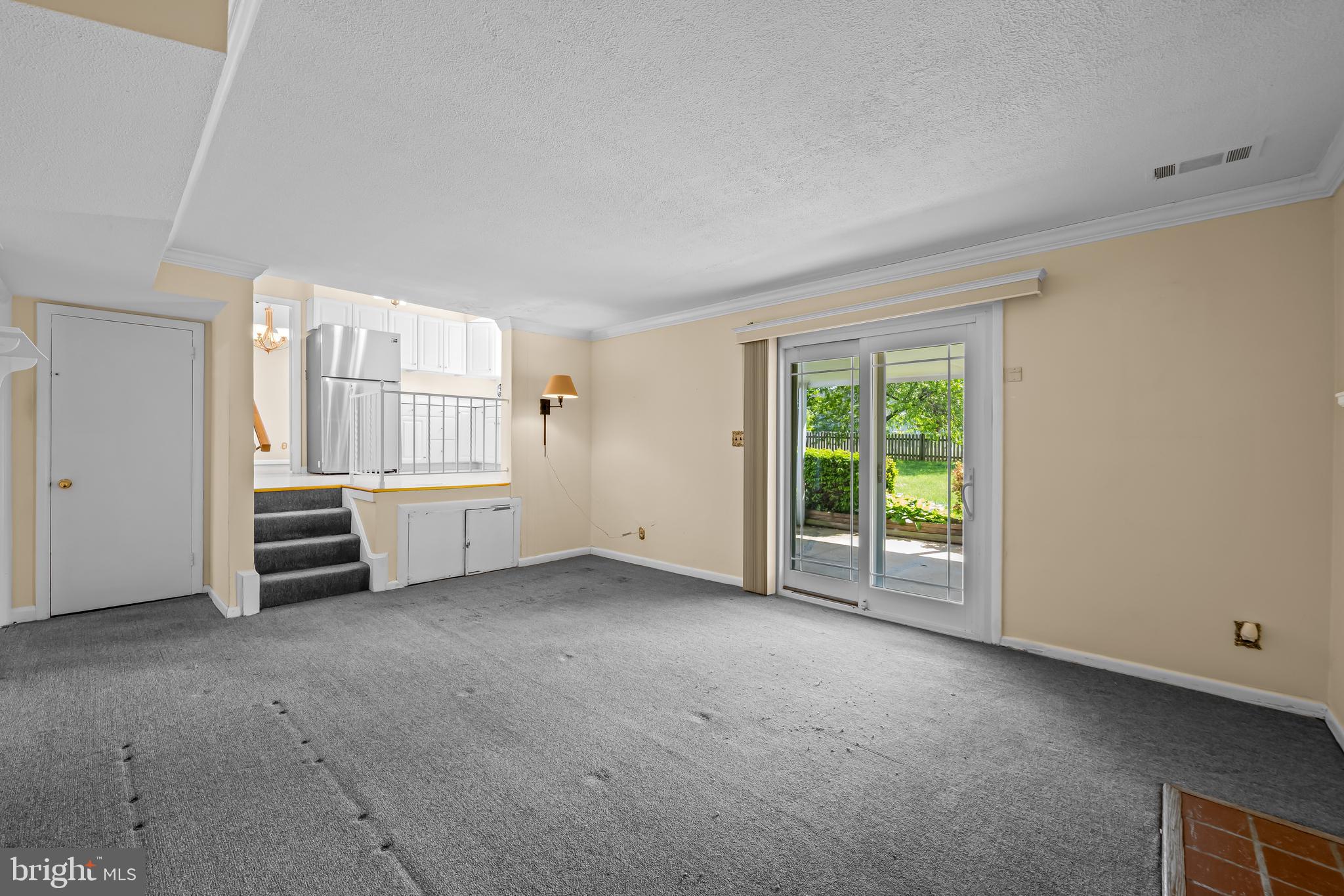 8407 THORNTON ROAD