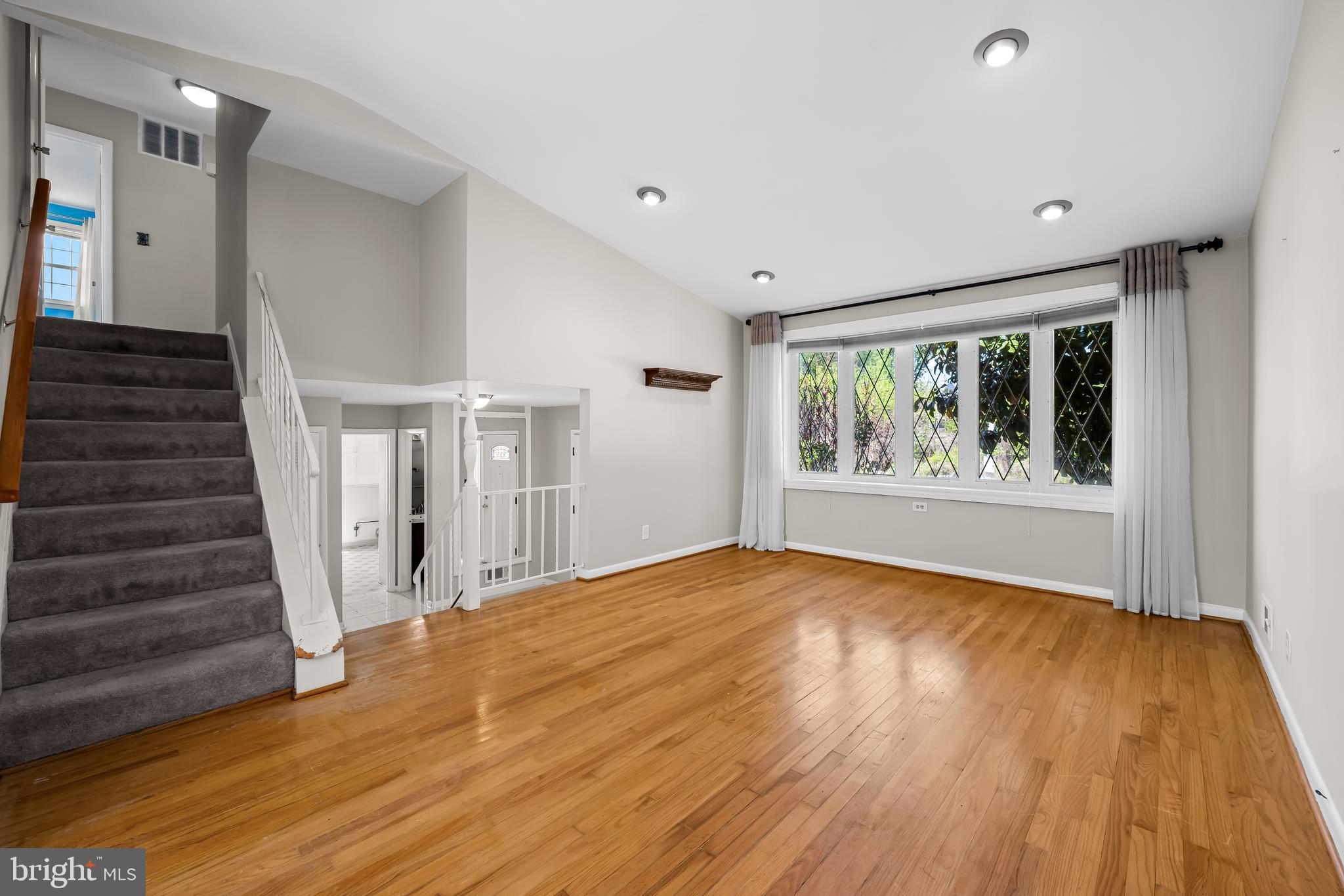 8407 THORNTON ROAD