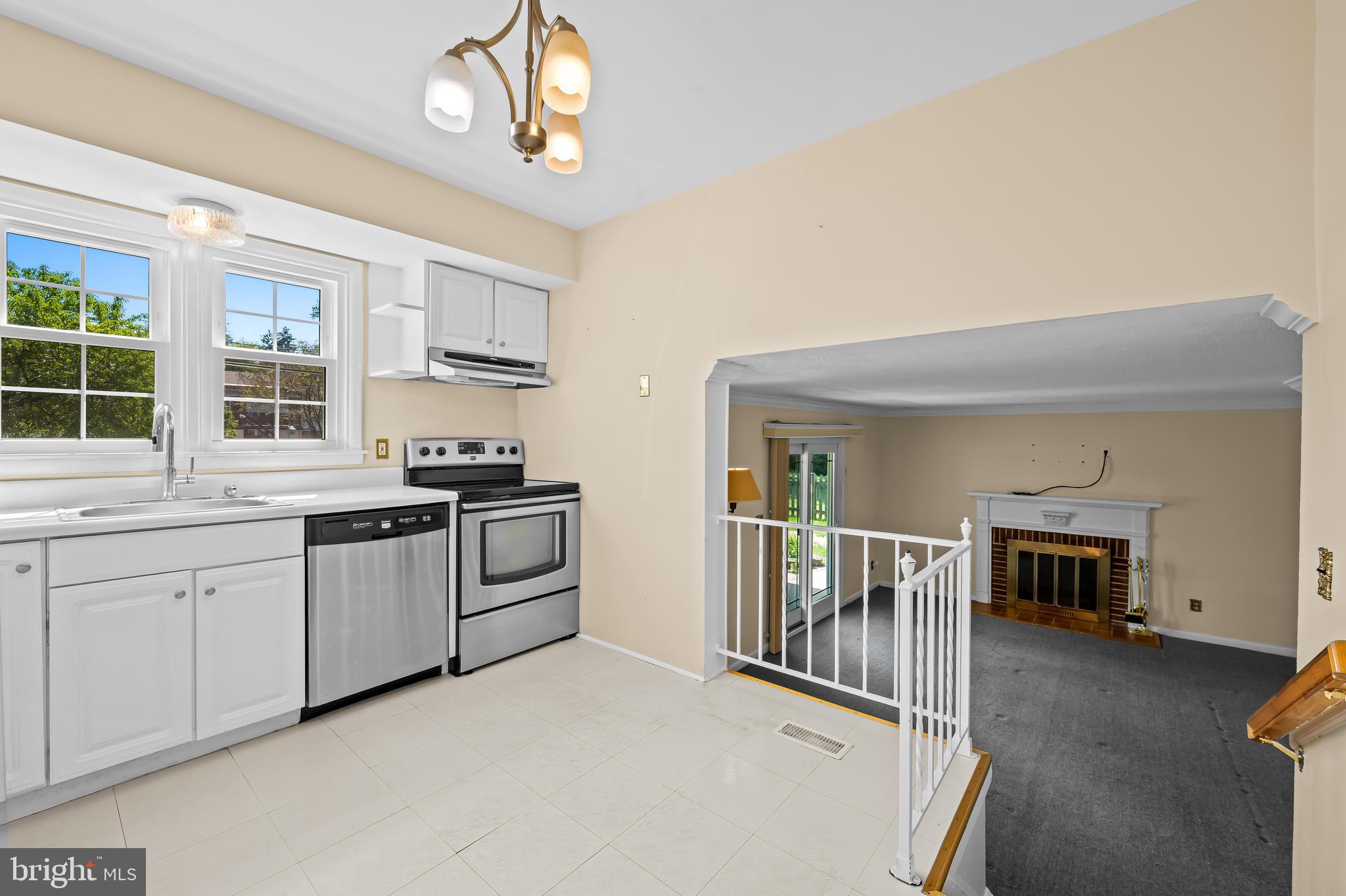 8407 THORNTON ROAD