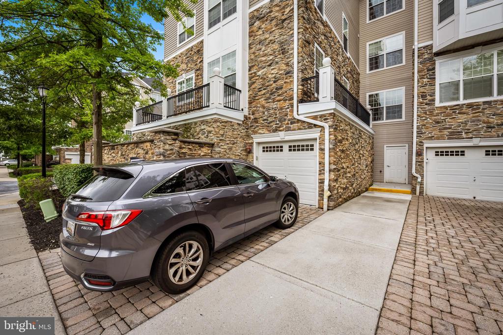 7301 TRAVERTINE DRIVE Unit: 403