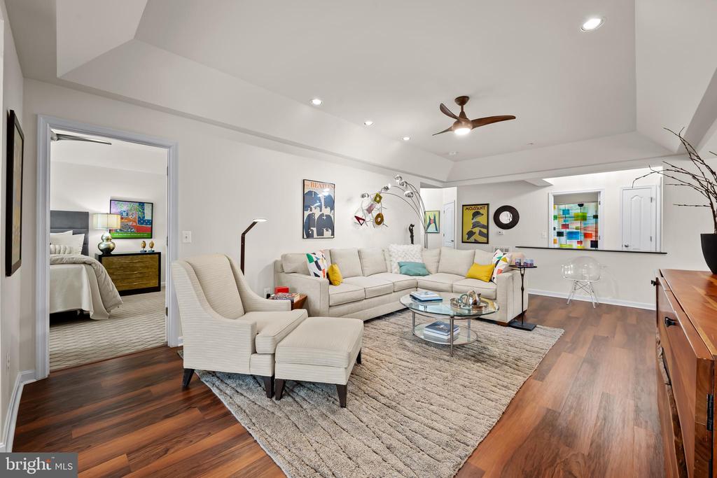 7301 TRAVERTINE DRIVE Unit: 403