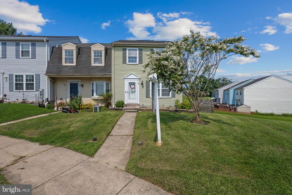 42 SANDSTONE COURT