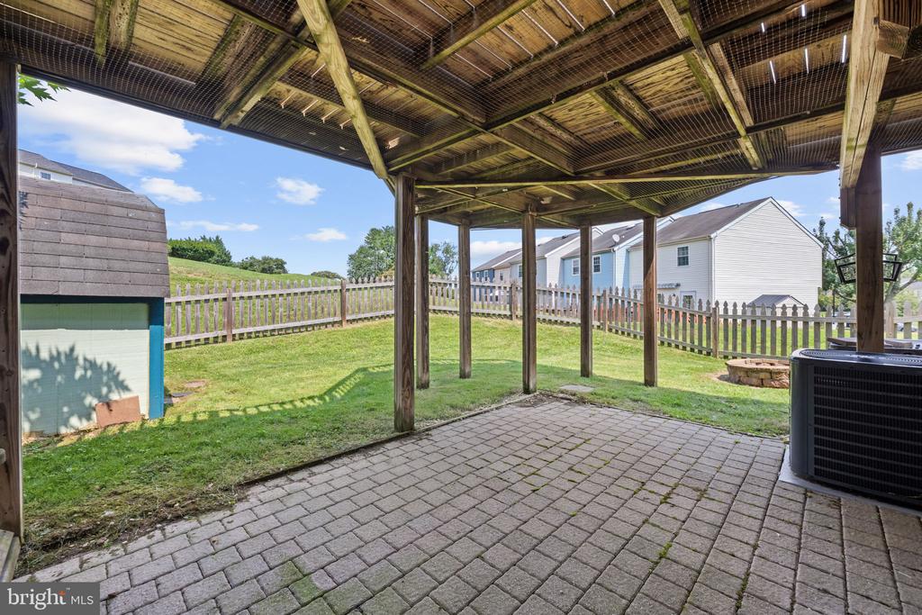 42 SANDSTONE COURT