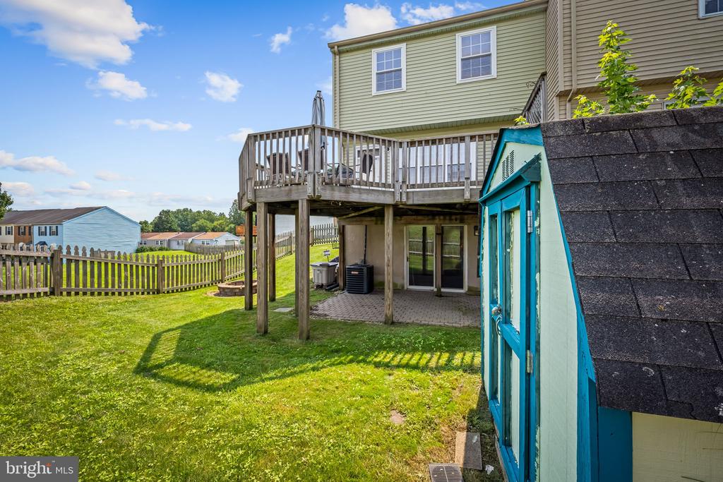 42 SANDSTONE COURT