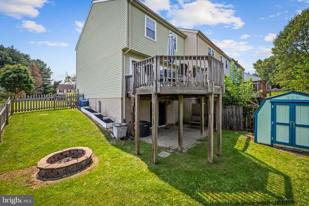 42 SANDSTONE COURT