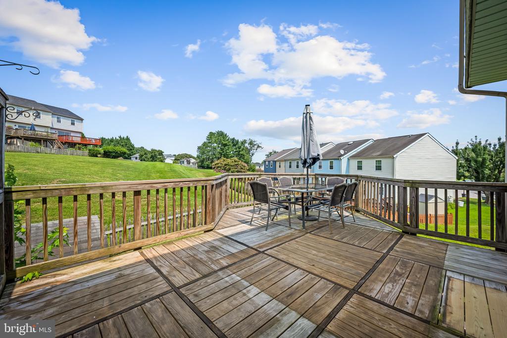 42 SANDSTONE COURT
