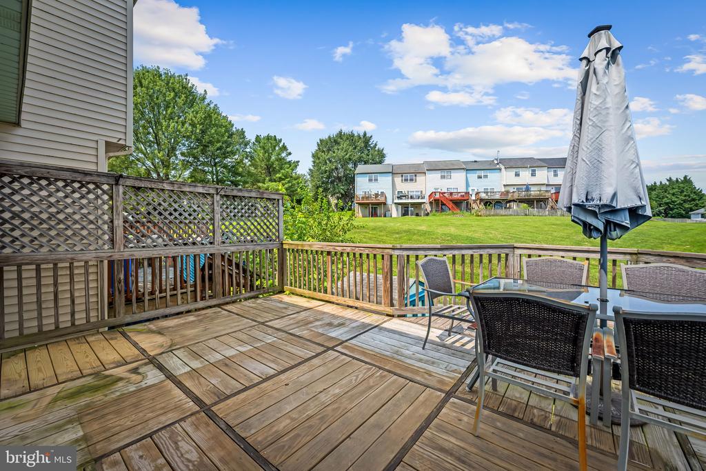42 SANDSTONE COURT