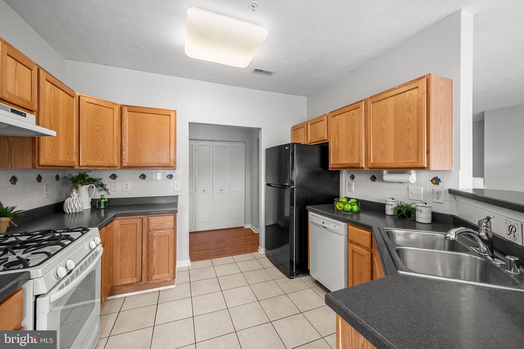 4503 DUNTON TERRACE Unit: 8503 L