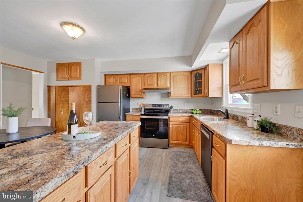 4 MCKENNA COURT