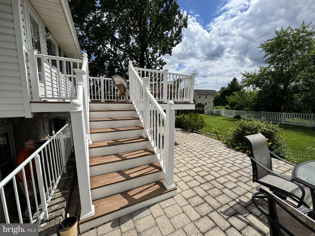 4 MCKENNA COURT