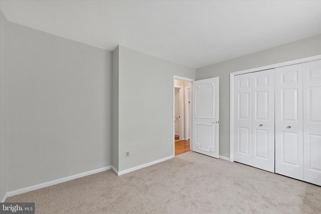 4 MCKENNA COURT