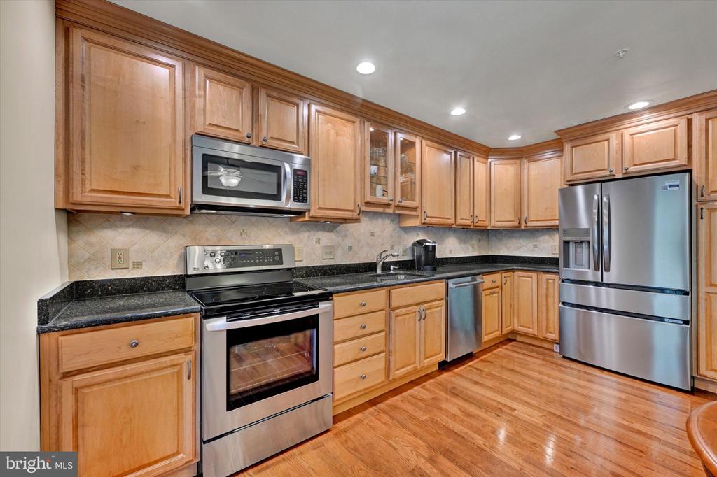 3901 DARLEIGH ROAD Unit: 1C