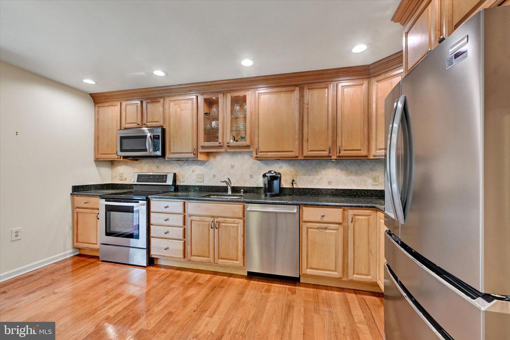 3901 DARLEIGH ROAD Unit: 1C