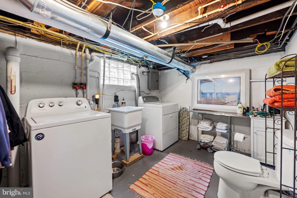 608 ANNESLIE ROAD