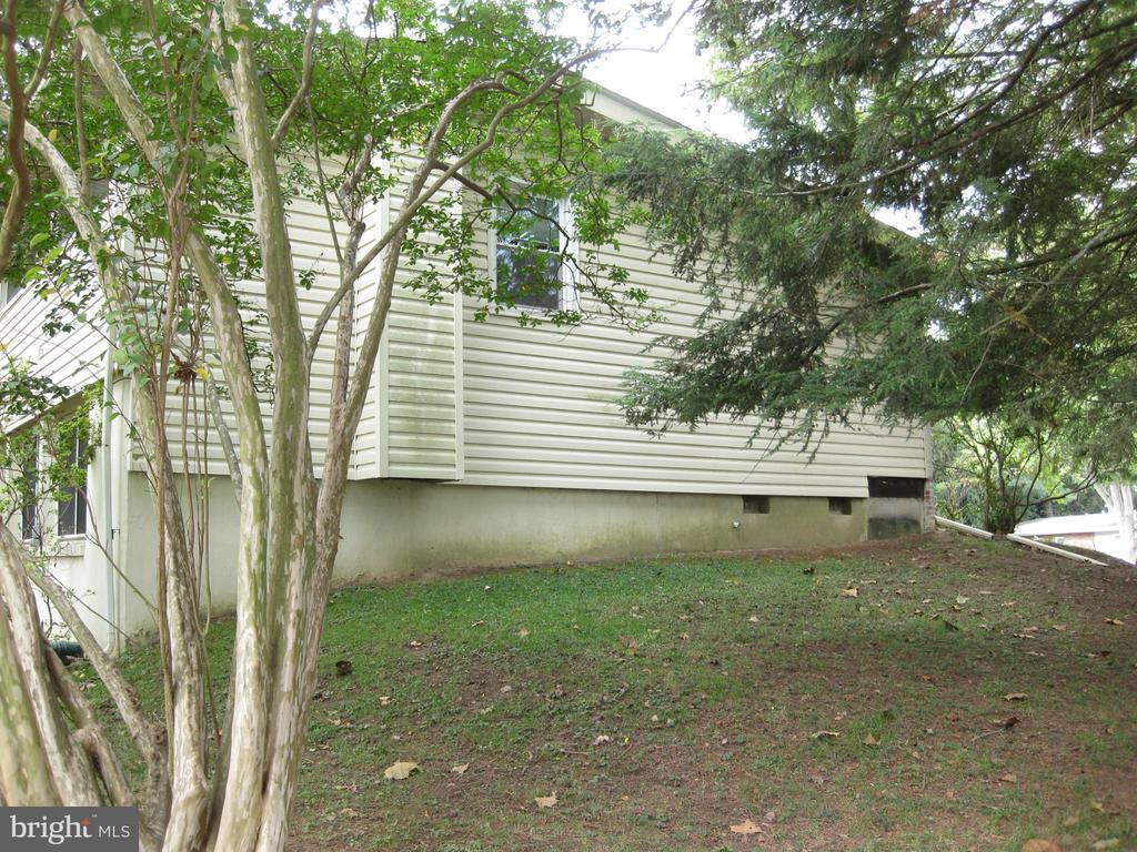 2900 OAKTON COURT