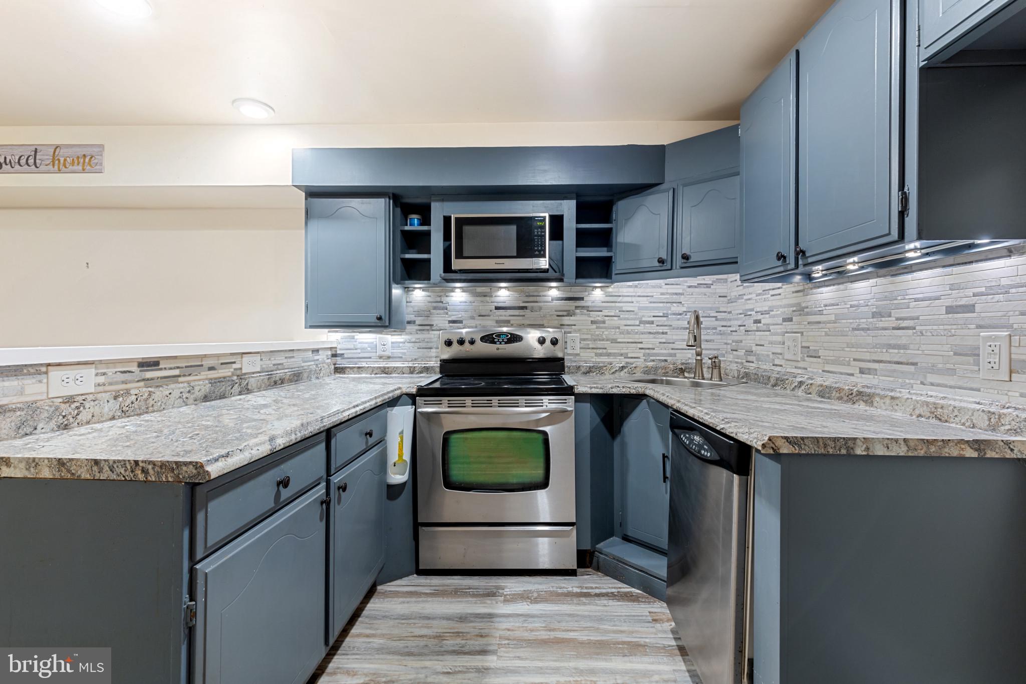 18 Honeysuckle Dr
