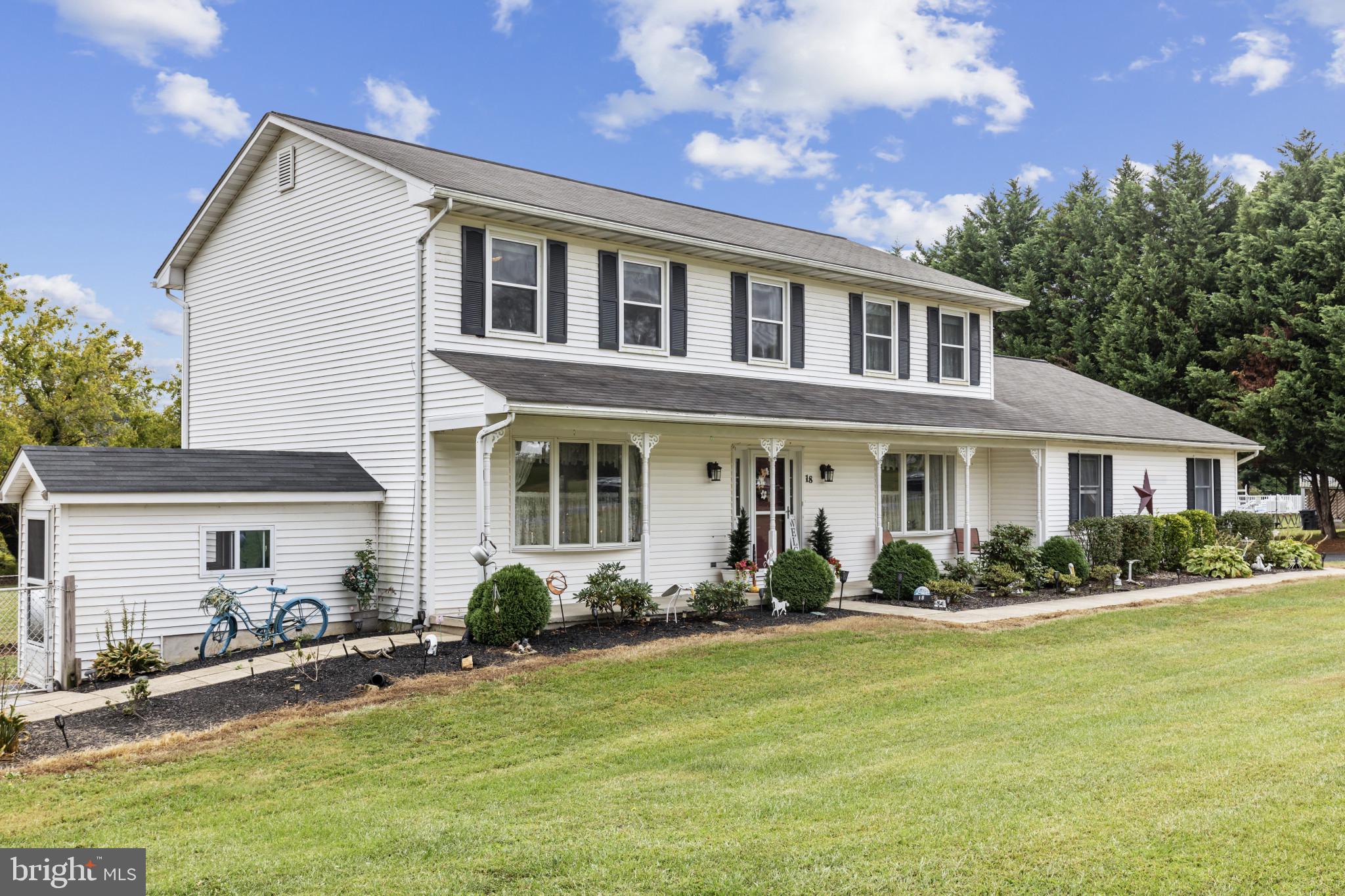 18 Honeysuckle Dr