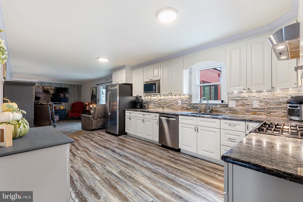 18 Honeysuckle Dr