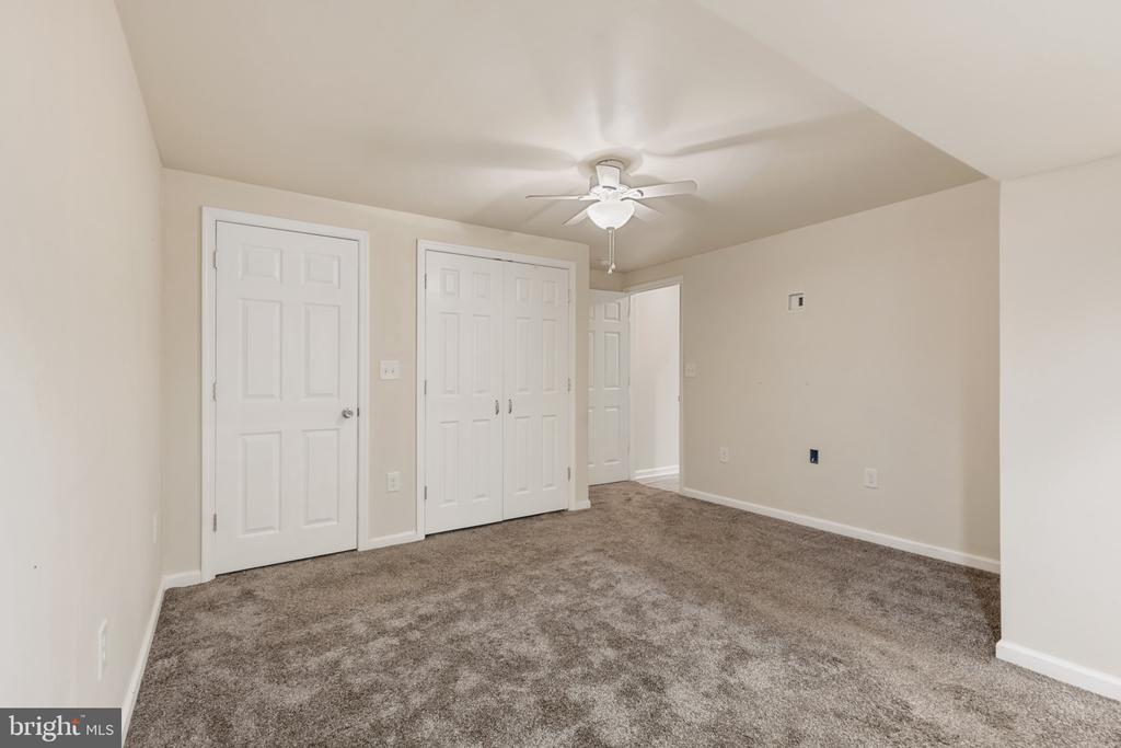 18 Honeysuckle Dr