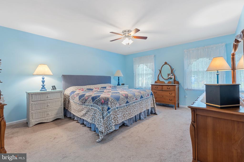 18 Honeysuckle Dr